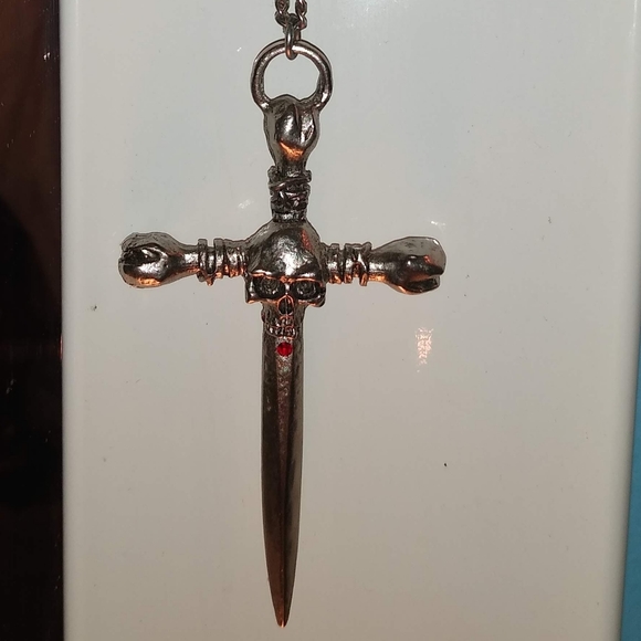 Vampire Slayer Necklace - Picture 2 of 3